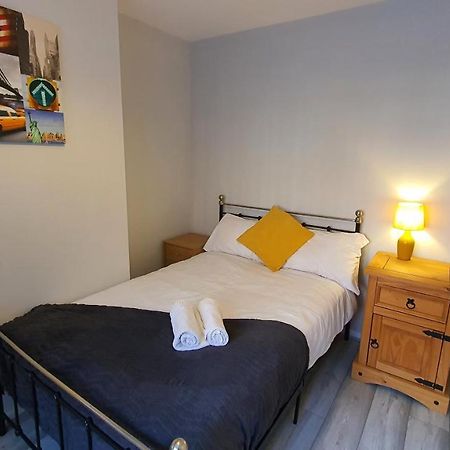 Contractors, City Centre, Parking, 3 Double Rooms, Netflix, Cosy! Coventry Exterior foto